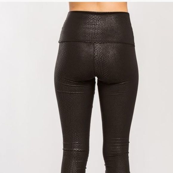 SNAKE SKIN HIGH WAIST LEGGINGS - Picture 2 of 7